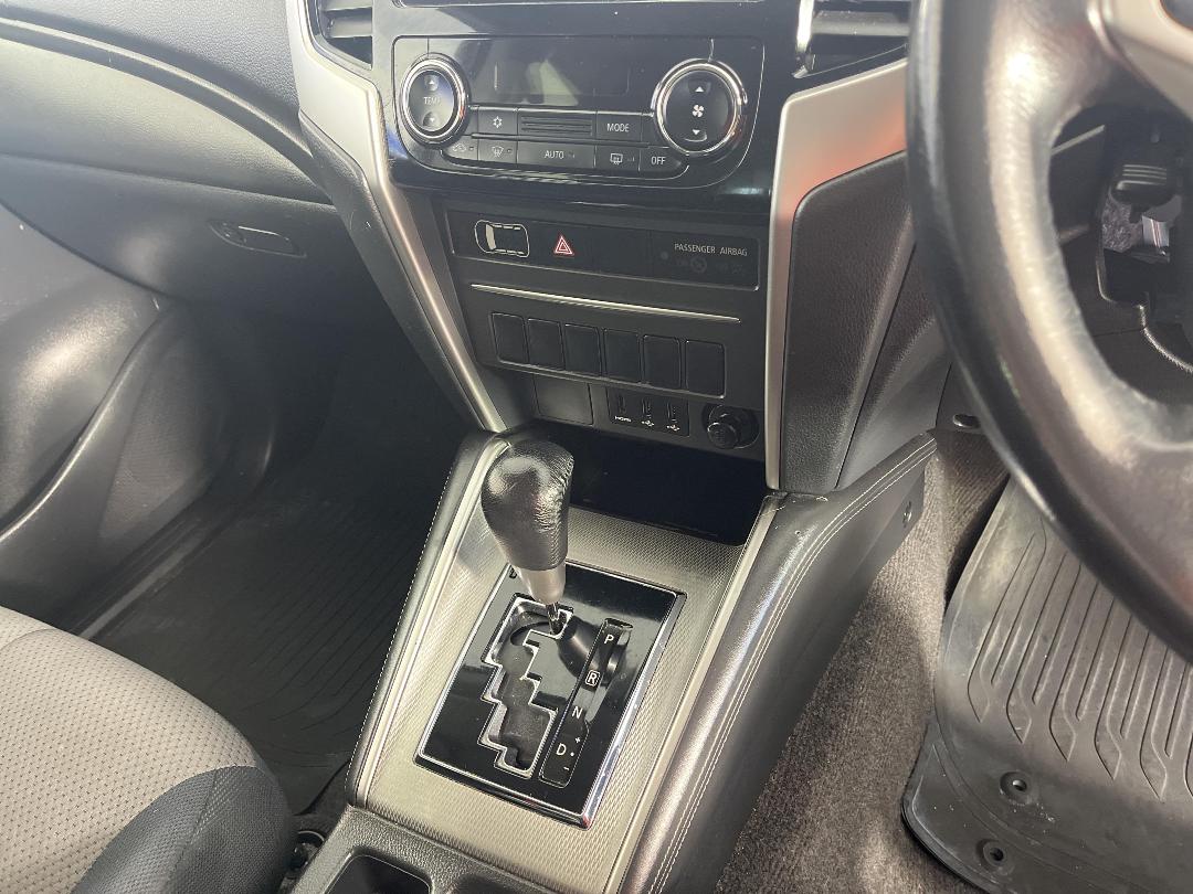 Photo '18' of Mitsubishi Triton Photo '18' of Mitsubishi Triton