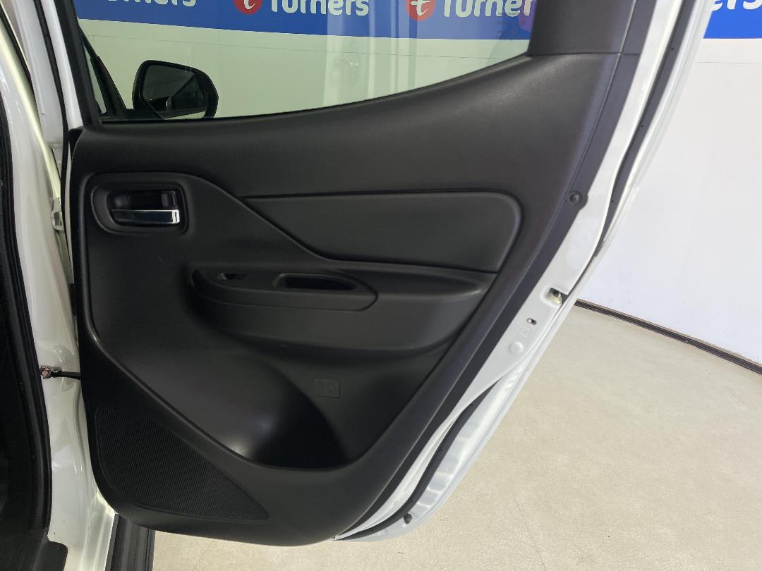 Photo '19' of Mitsubishi Triton Photo '19' of Mitsubishi Triton