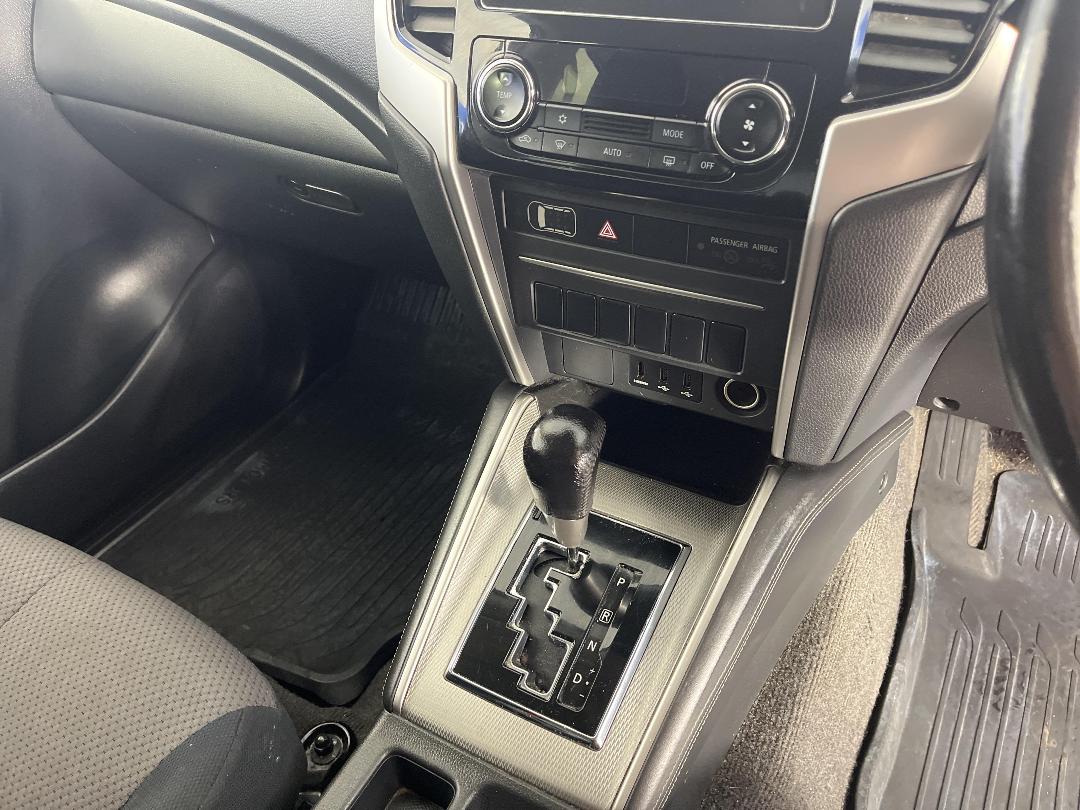 Photo '18' of Mitsubishi Triton Photo '18' of Mitsubishi Triton