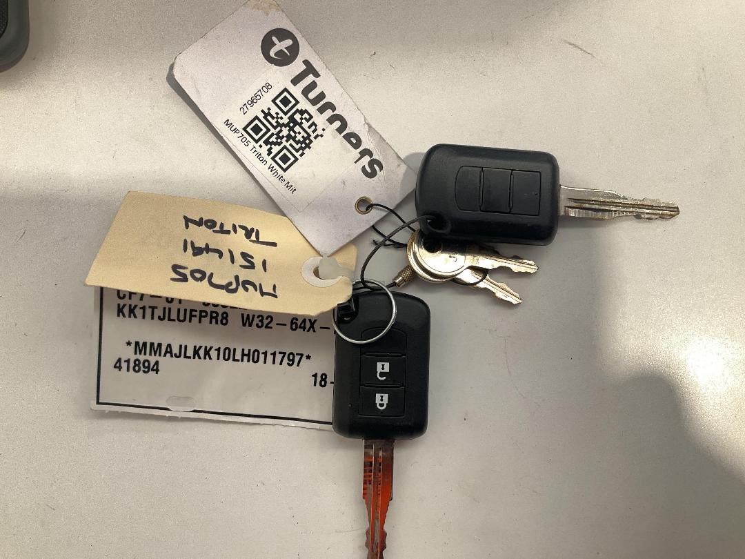 Photo '22' of Mitsubishi Triton Photo '22' of Mitsubishi Triton