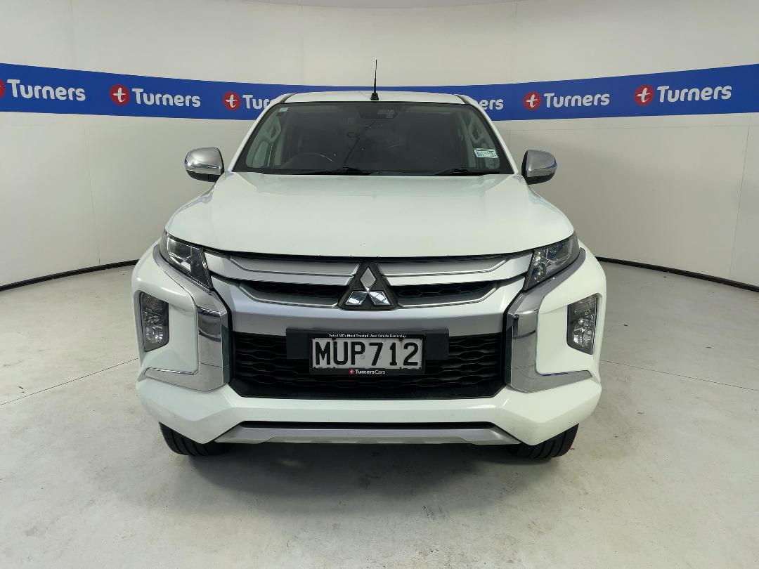 Photo '2' of Mitsubishi Triton