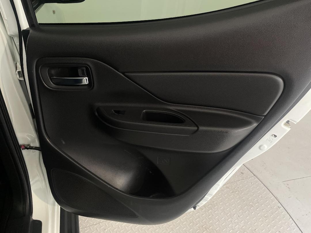 Photo '19' of Mitsubishi Triton Photo '19' of Mitsubishi Triton