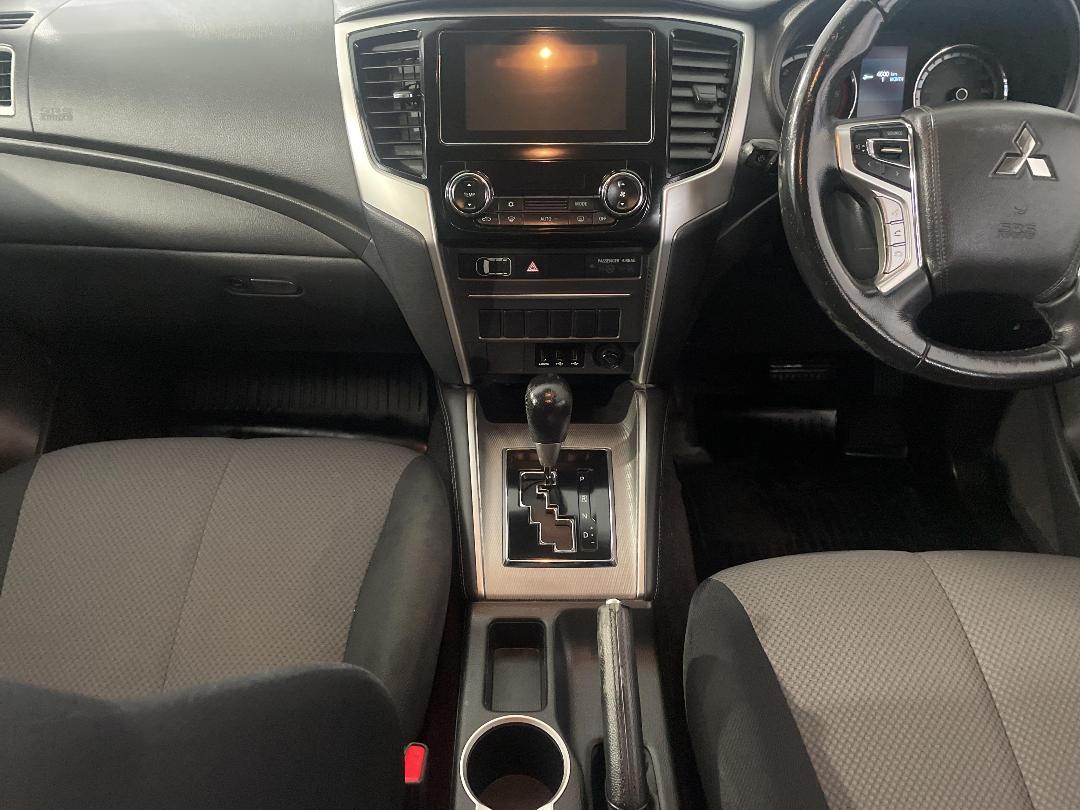 Photo '18' of Mitsubishi Triton Photo '18' of Mitsubishi Triton