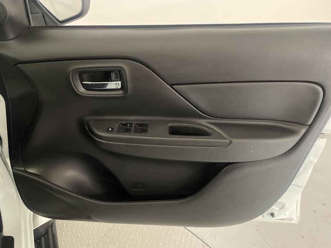 Photo '15' of Mitsubishi Triton Photo '15' of Mitsubishi Triton