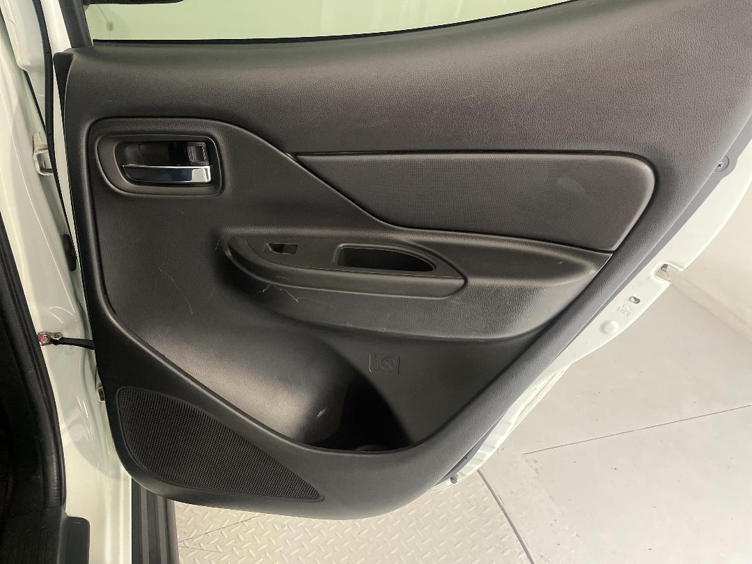 Photo '19' of Mitsubishi Triton Photo '19' of Mitsubishi Triton