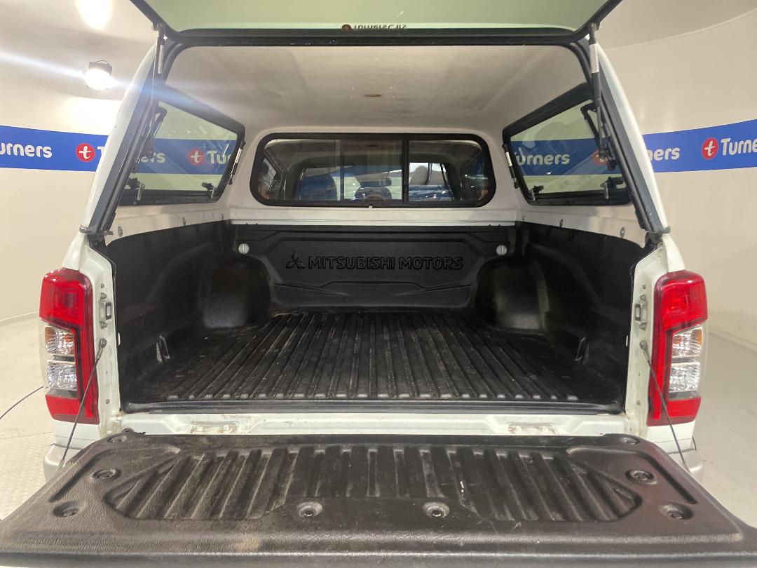 Photo '14' of Mitsubishi Triton Photo '14' of Mitsubishi Triton