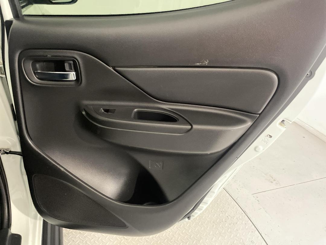 Photo '19' of Mitsubishi Triton Photo '19' of Mitsubishi Triton