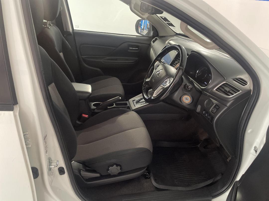 Photo '16' of Mitsubishi Triton Photo '16' of Mitsubishi Triton