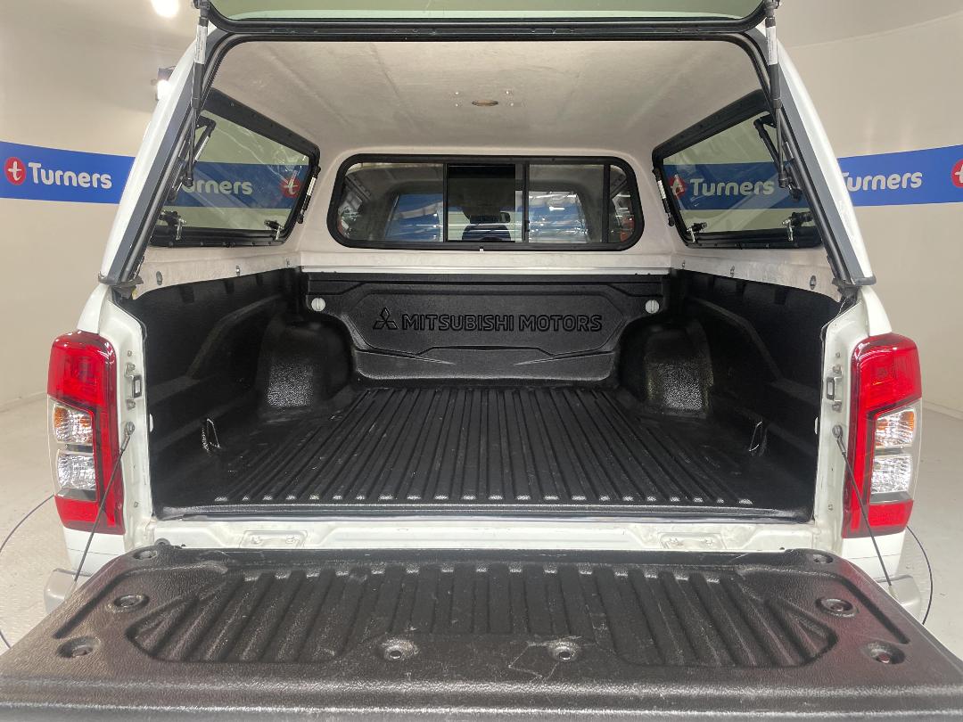 Photo '14' of Mitsubishi Triton Photo '14' of Mitsubishi Triton