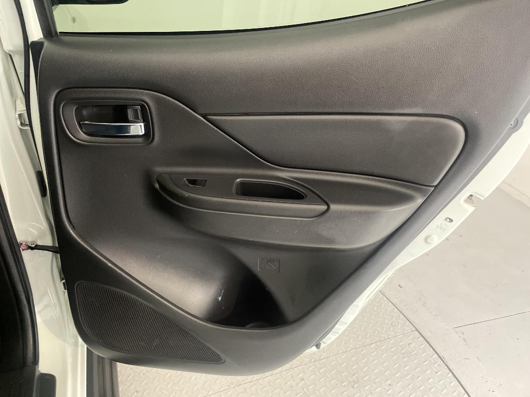 Photo '19' of Mitsubishi Triton Photo '19' of Mitsubishi Triton