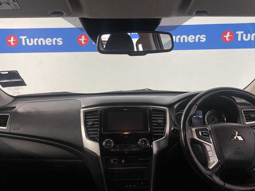 Photo '17' of Mitsubishi Triton Photo '17' of Mitsubishi Triton