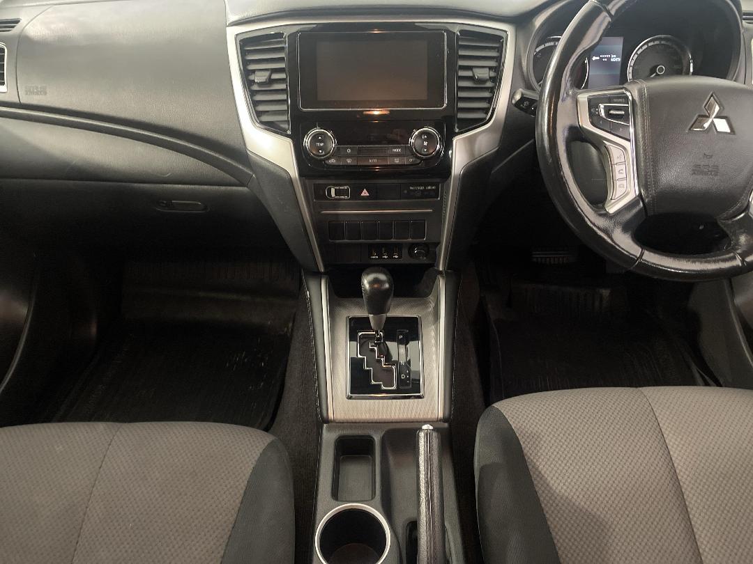 Photo '18' of Mitsubishi Triton Photo '18' of Mitsubishi Triton