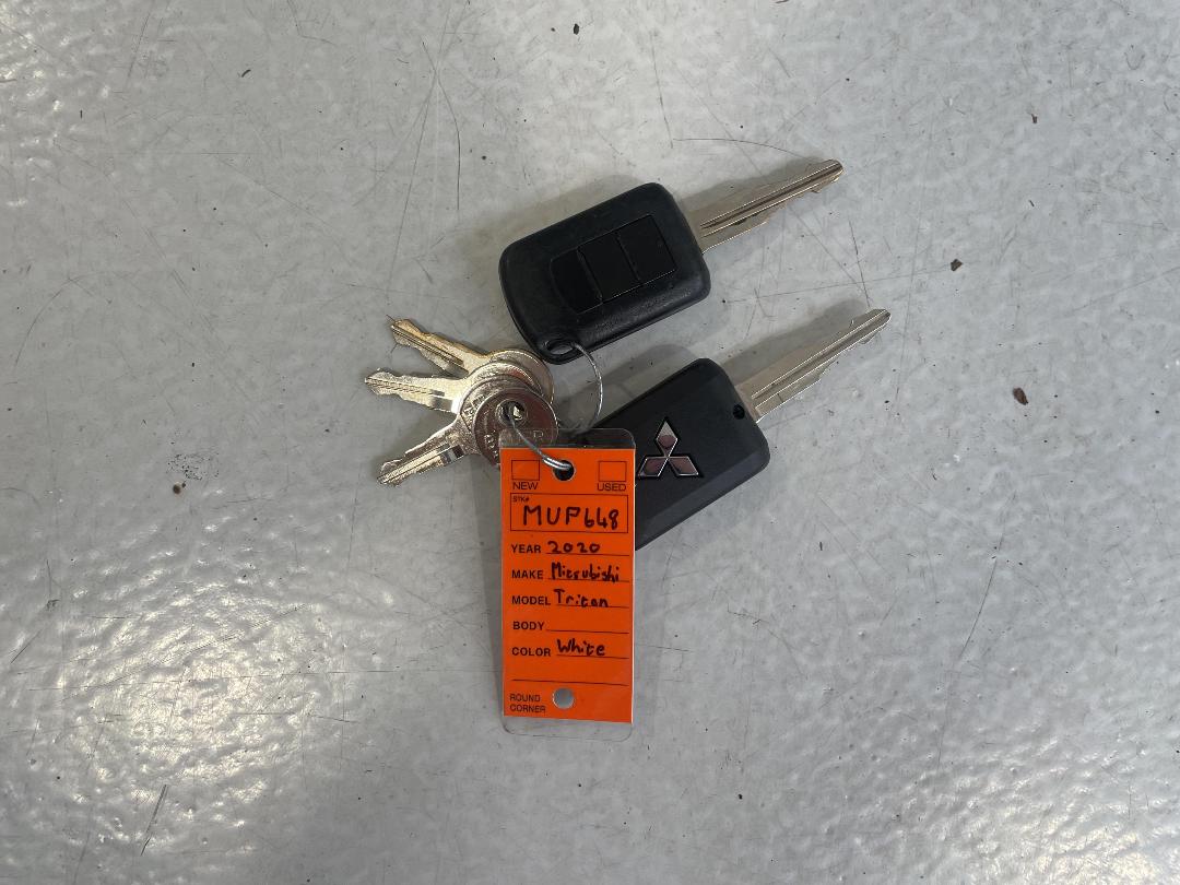 Photo '22' of Mitsubishi Triton Photo '22' of Mitsubishi Triton