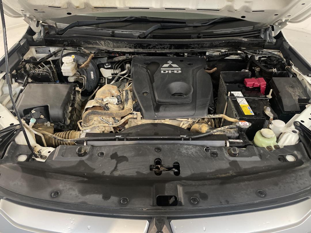 Photo '13' of Mitsubishi Triton