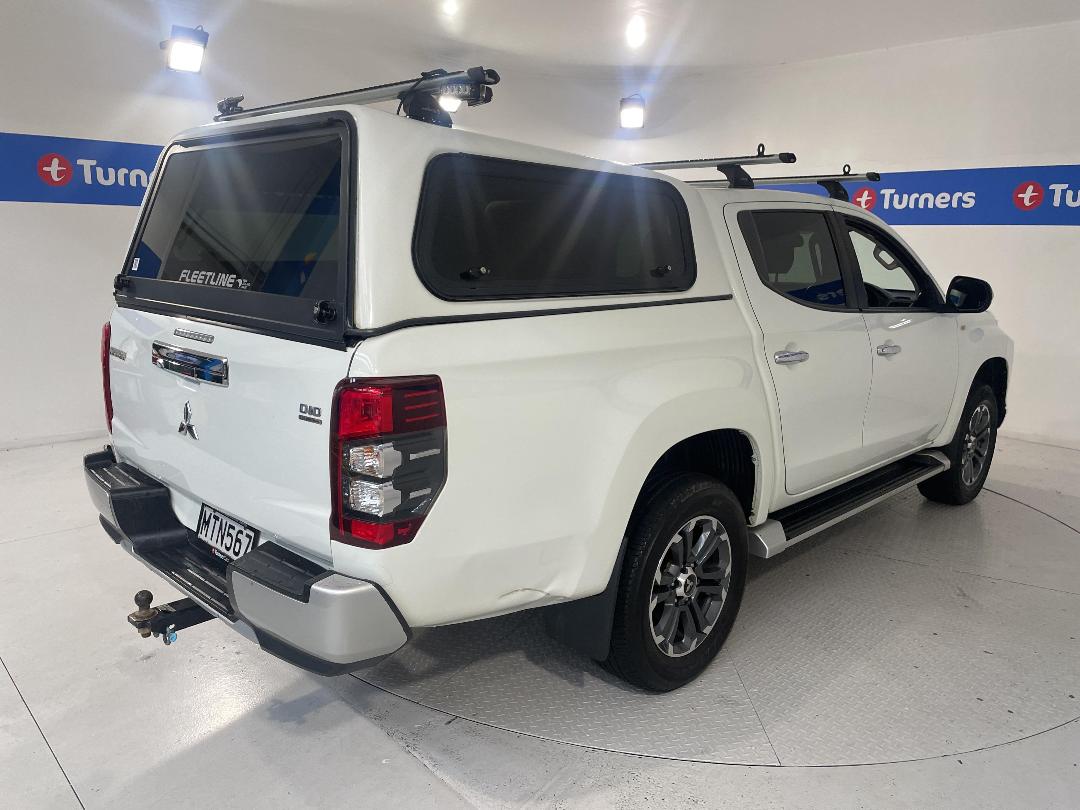 Photo '7' of Mitsubishi Triton