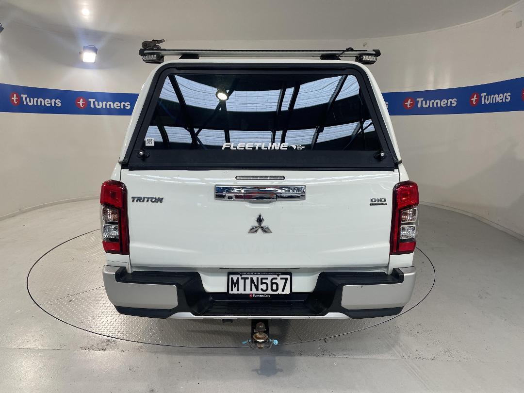 Photo '6' of Mitsubishi Triton