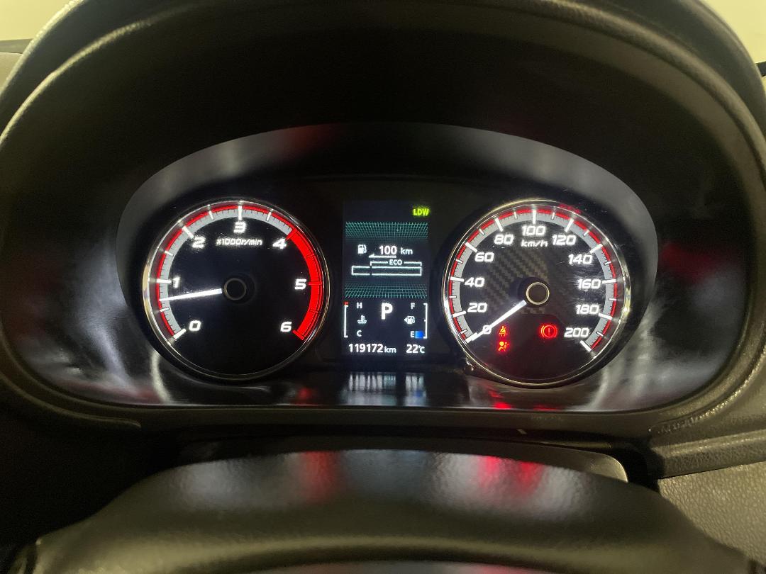 Photo '21' of Mitsubishi Triton