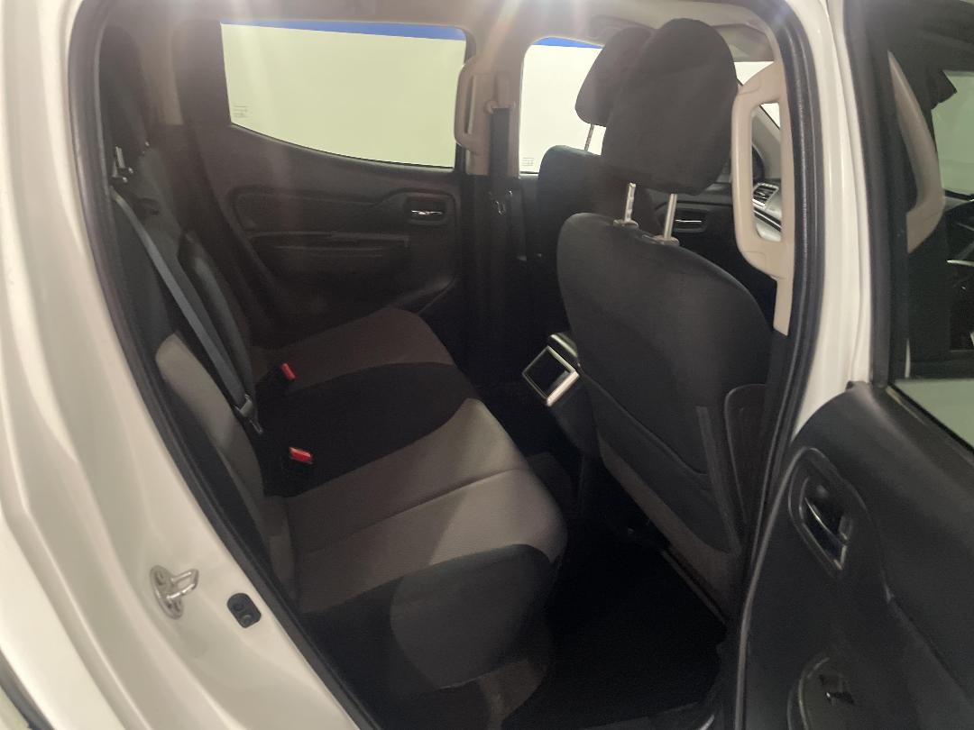 Photo '20' of Mitsubishi Triton