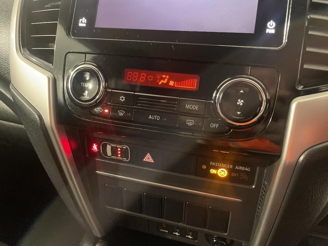 Photo '31' of Mitsubishi Triton