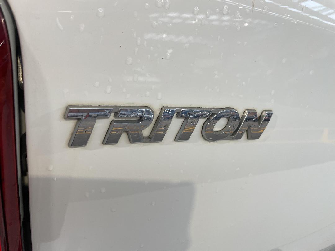Photo '36' of Mitsubishi Triton