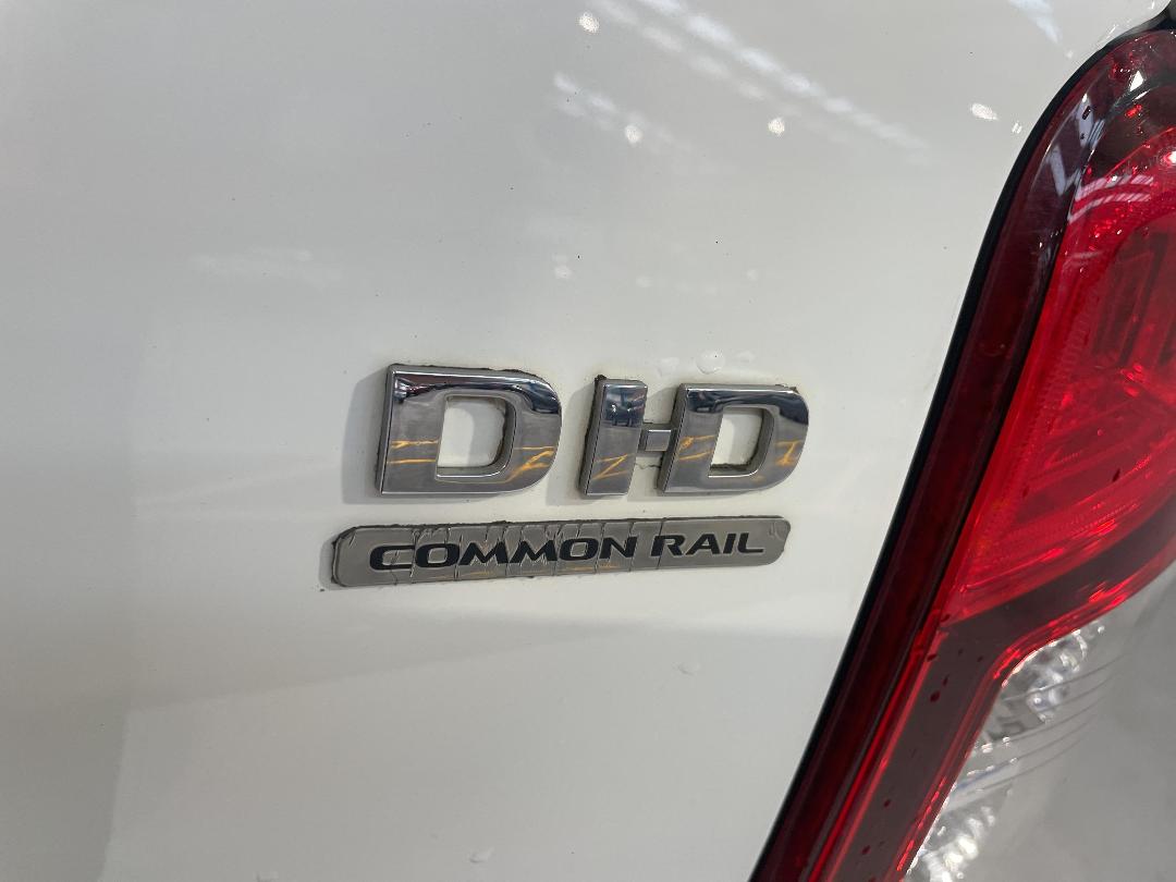 Photo '37' of Mitsubishi Triton