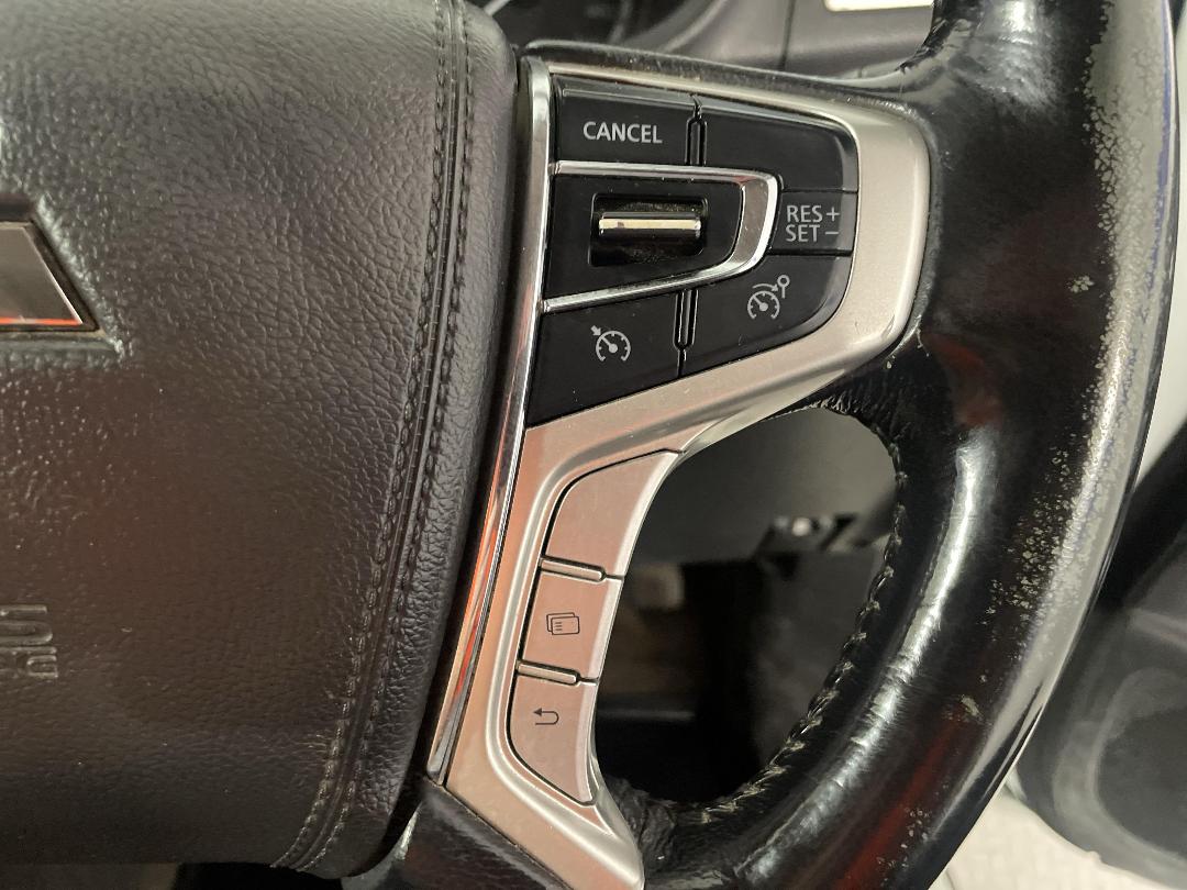 Photo '27' of Mitsubishi Triton