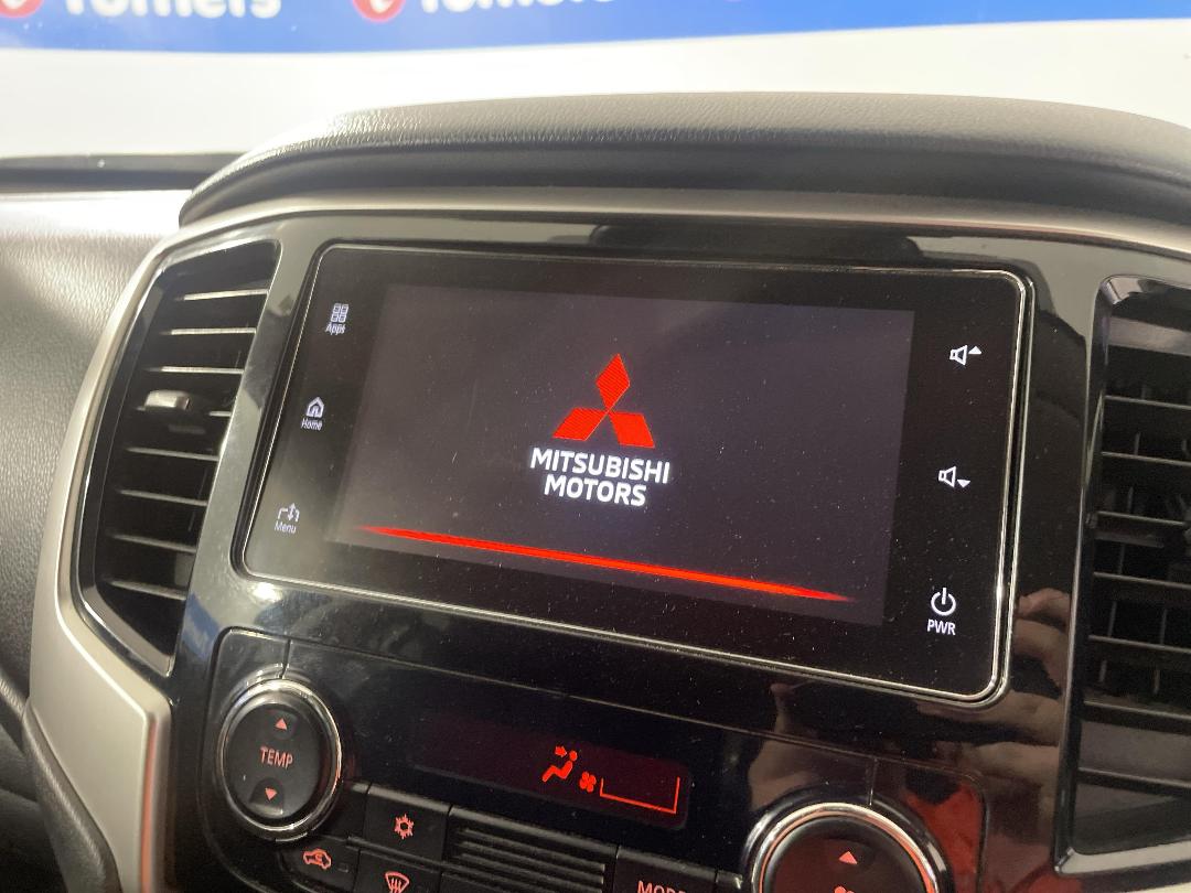 Photo '30' of Mitsubishi Triton