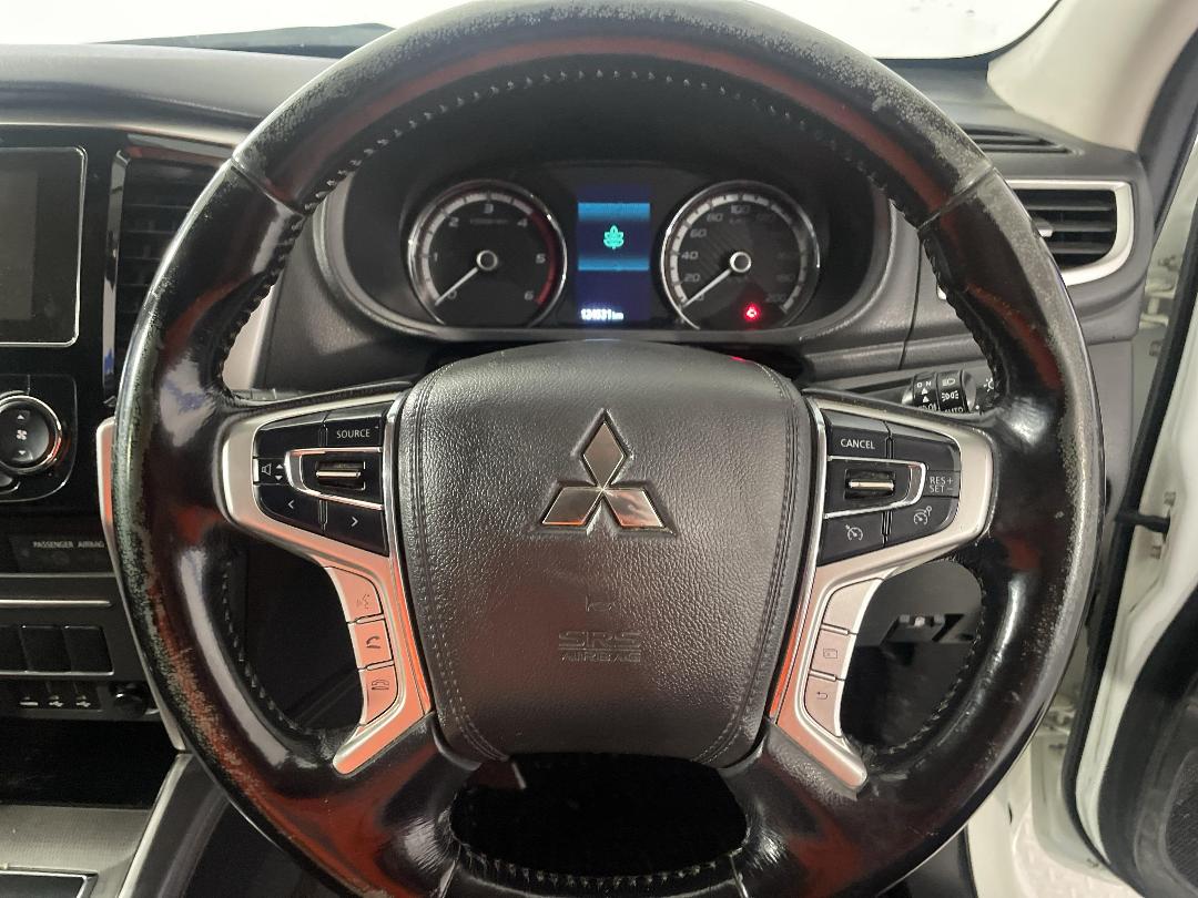 Photo '29' of Mitsubishi Triton