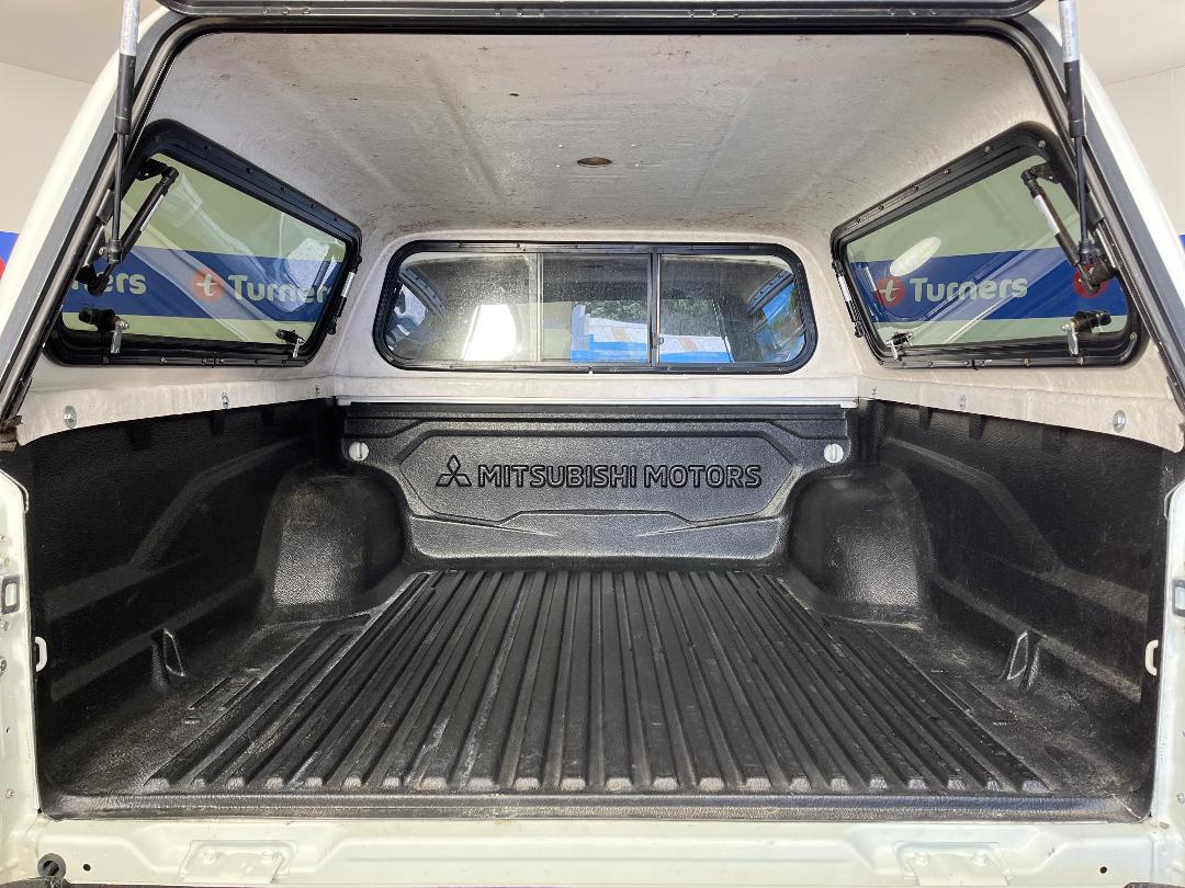 Photo '14' of Mitsubishi Triton Photo '14' of Mitsubishi Triton