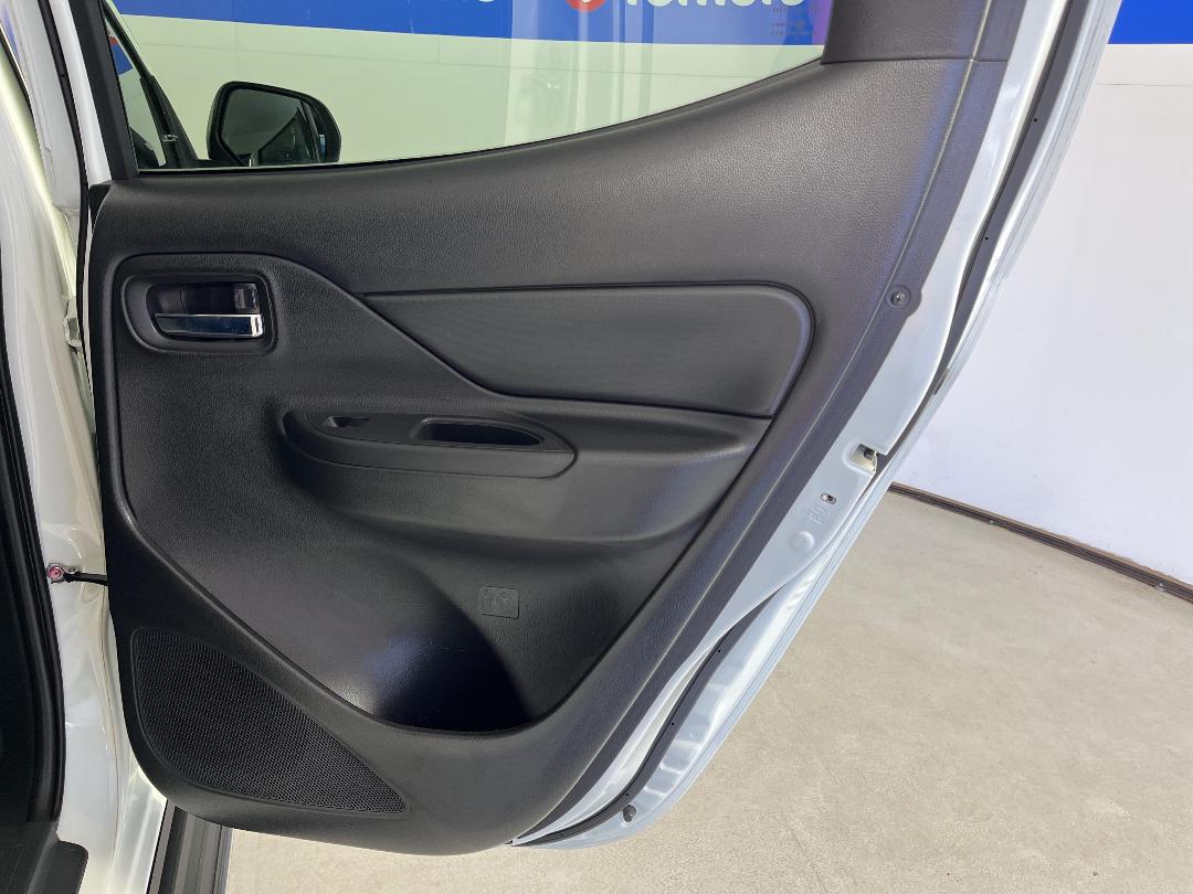 Photo '19' of Mitsubishi Triton Photo '19' of Mitsubishi Triton