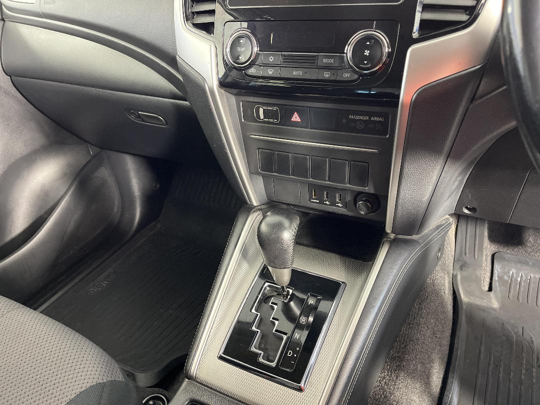 Photo '18' of Mitsubishi Triton Photo '18' of Mitsubishi Triton