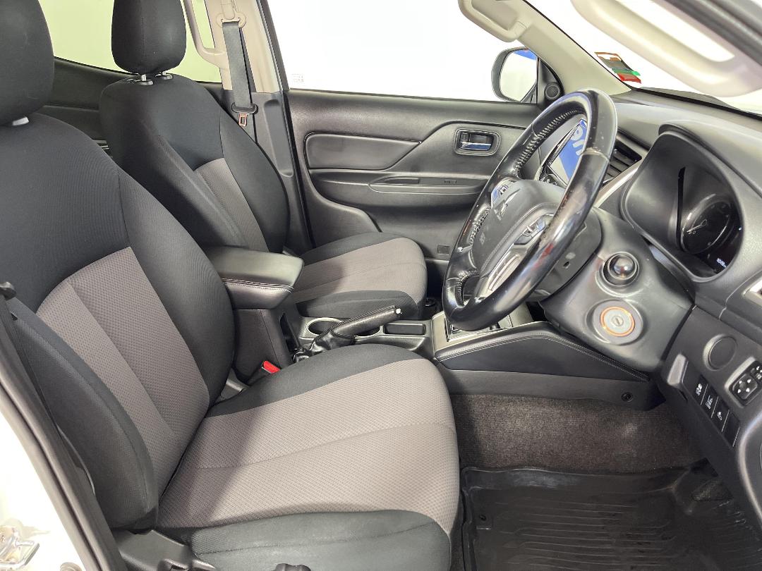 Photo '16' of Mitsubishi Triton Photo '16' of Mitsubishi Triton