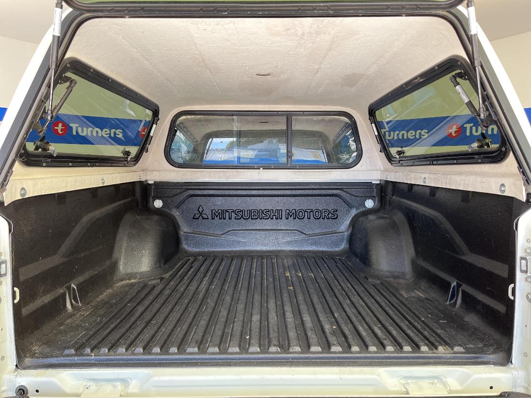 Photo '14' of Mitsubishi Triton Photo '14' of Mitsubishi Triton