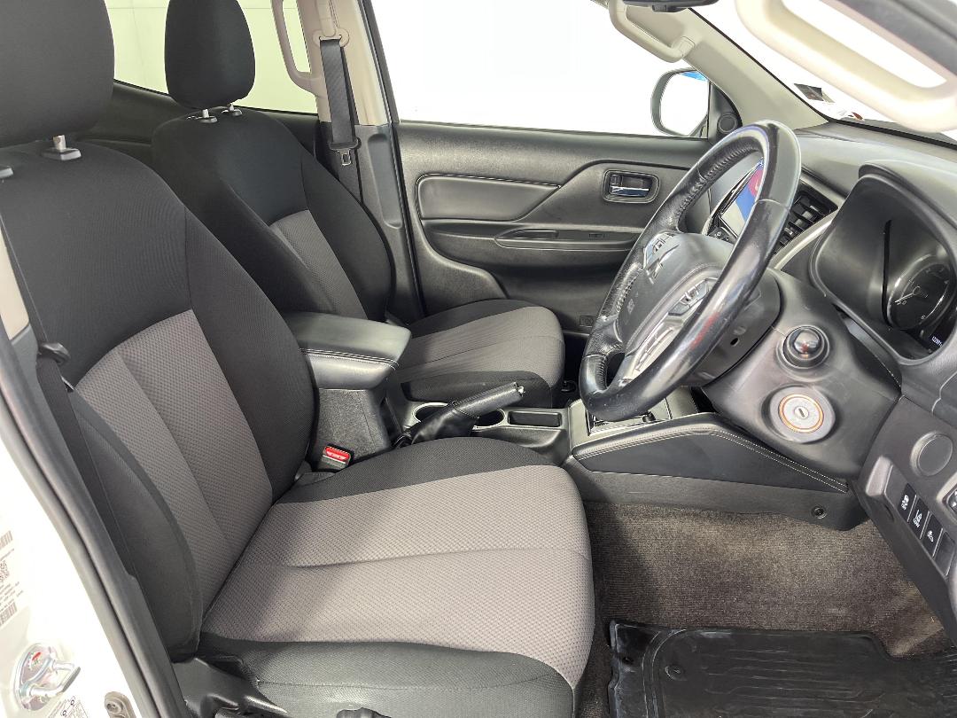 Photo '16' of Mitsubishi Triton Photo '16' of Mitsubishi Triton