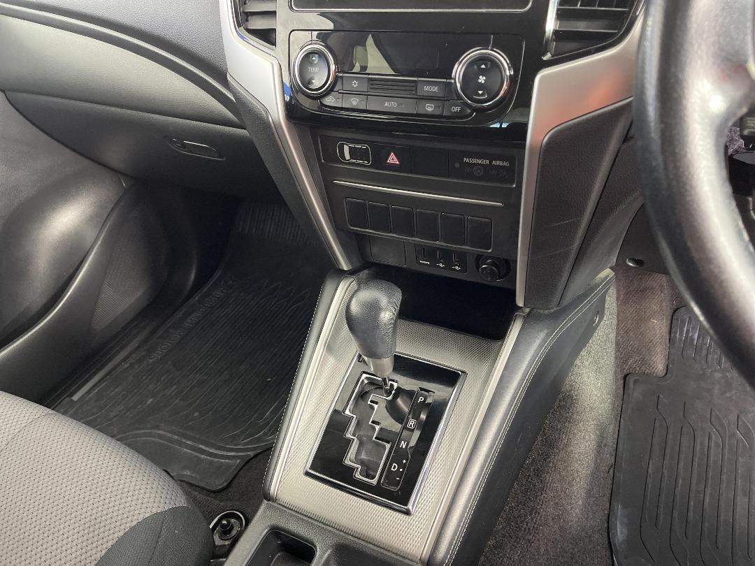 Photo '18' of Mitsubishi Triton Photo '18' of Mitsubishi Triton