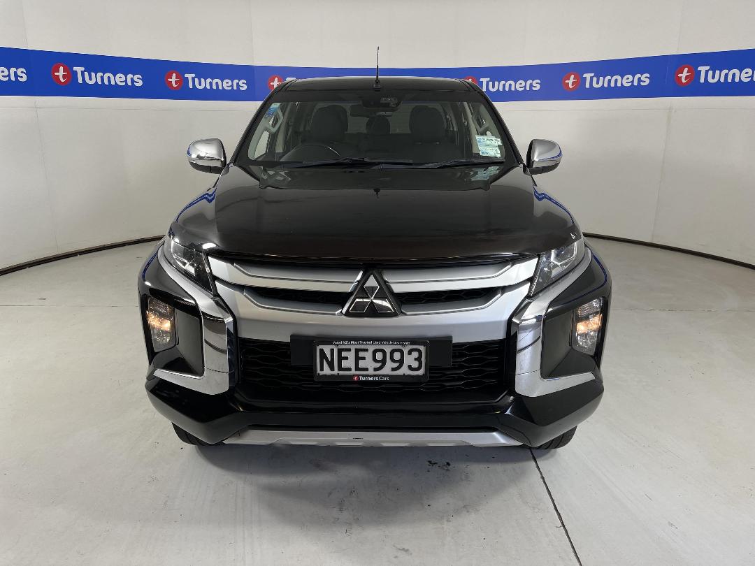 Photo '2' of Mitsubishi Triton