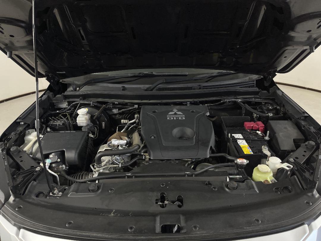 Photo '13' of Mitsubishi Triton