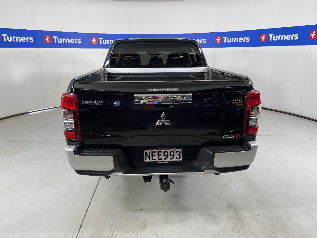 Photo '6' of Mitsubishi Triton