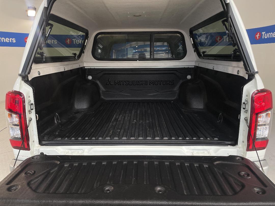 Photo '14' of Mitsubishi Triton Photo '14' of Mitsubishi Triton