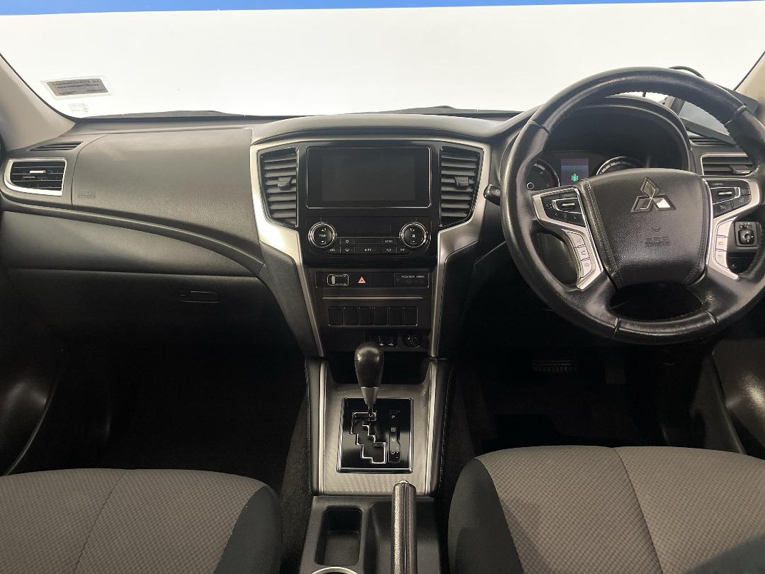 Photo '17' of Mitsubishi Triton Photo '17' of Mitsubishi Triton