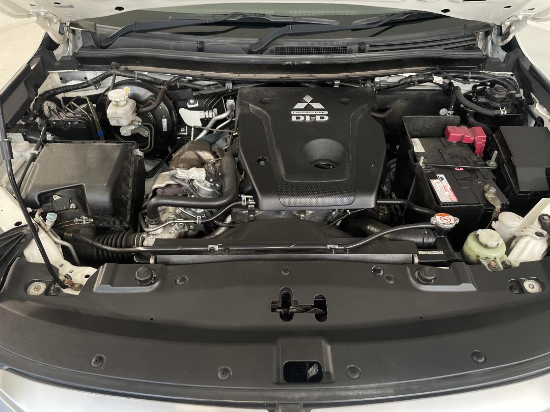 Photo '13' of Mitsubishi Triton