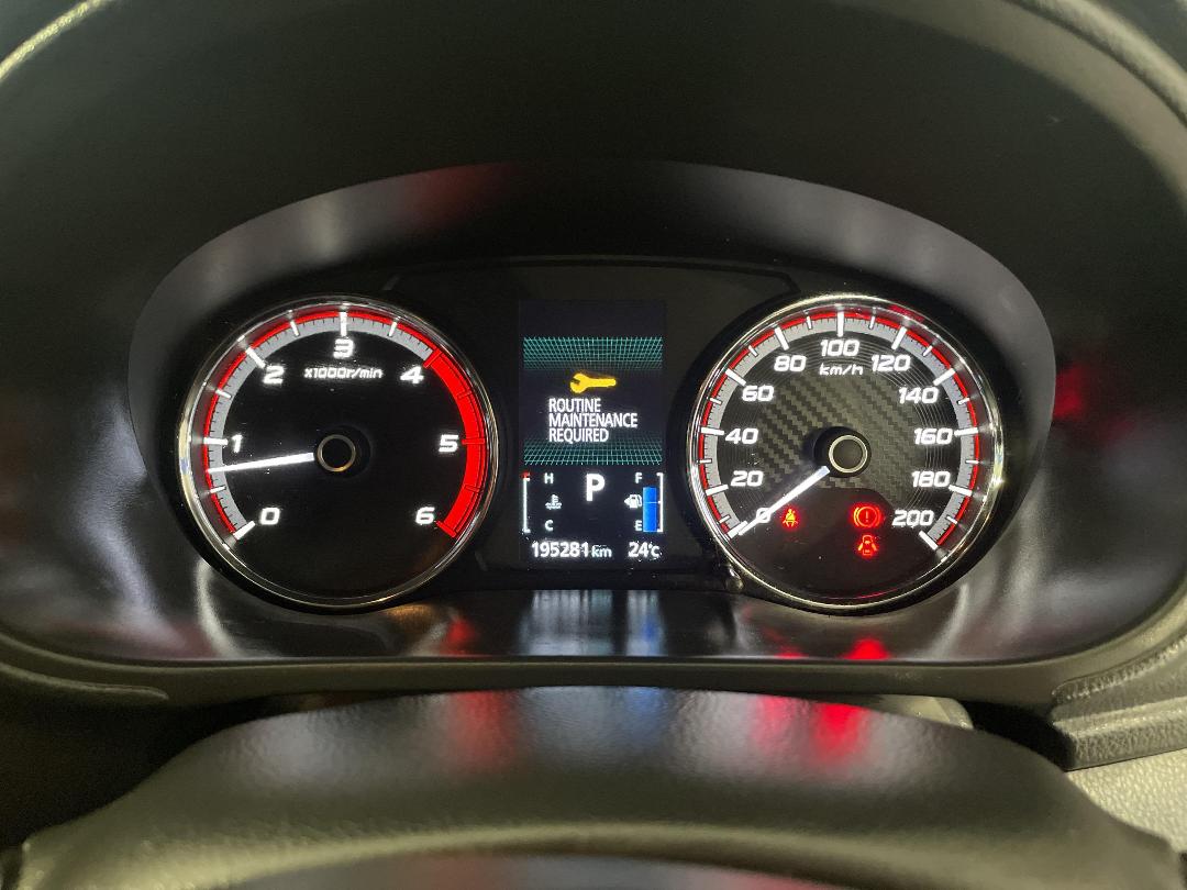 Photo '21' of Mitsubishi Triton