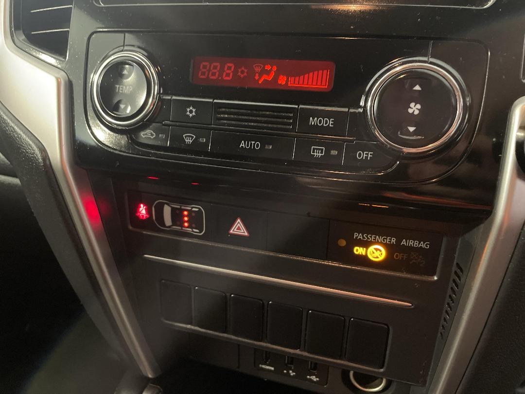 Photo '31' of Mitsubishi Triton