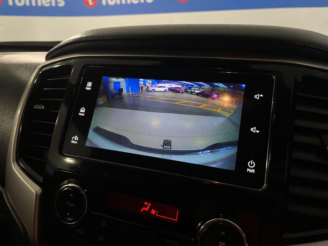 Photo '30' of Mitsubishi Triton