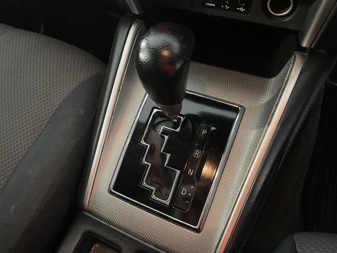 Photo '32' of Mitsubishi Triton