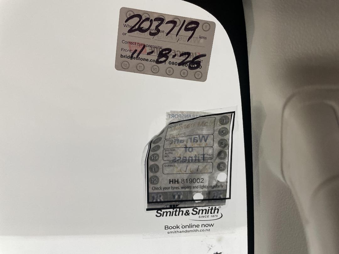 Photo '34' of Mitsubishi Triton