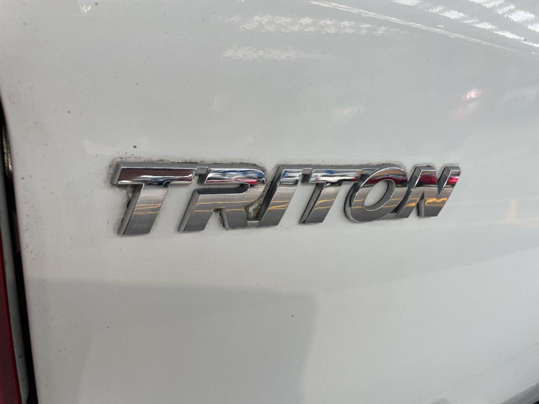 Photo '36' of Mitsubishi Triton