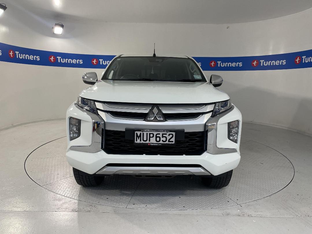 Photo '2' of Mitsubishi Triton