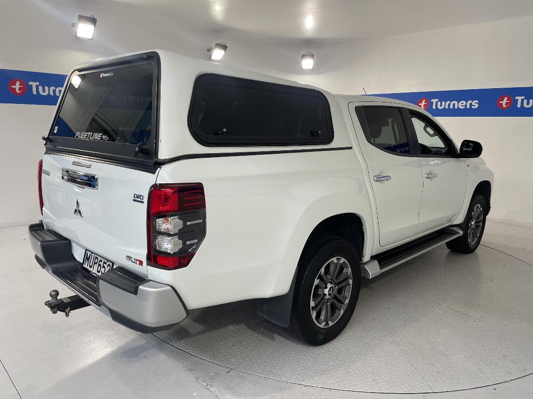 Photo '7' of Mitsubishi Triton