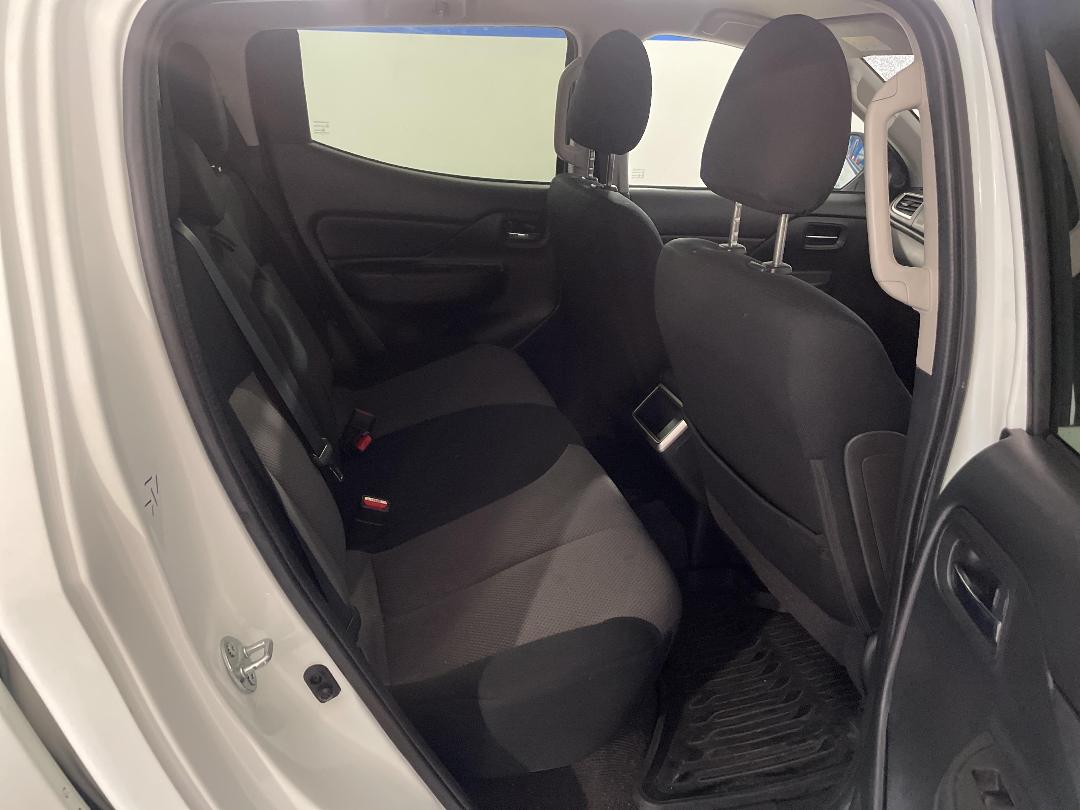 Photo '20' of Mitsubishi Triton